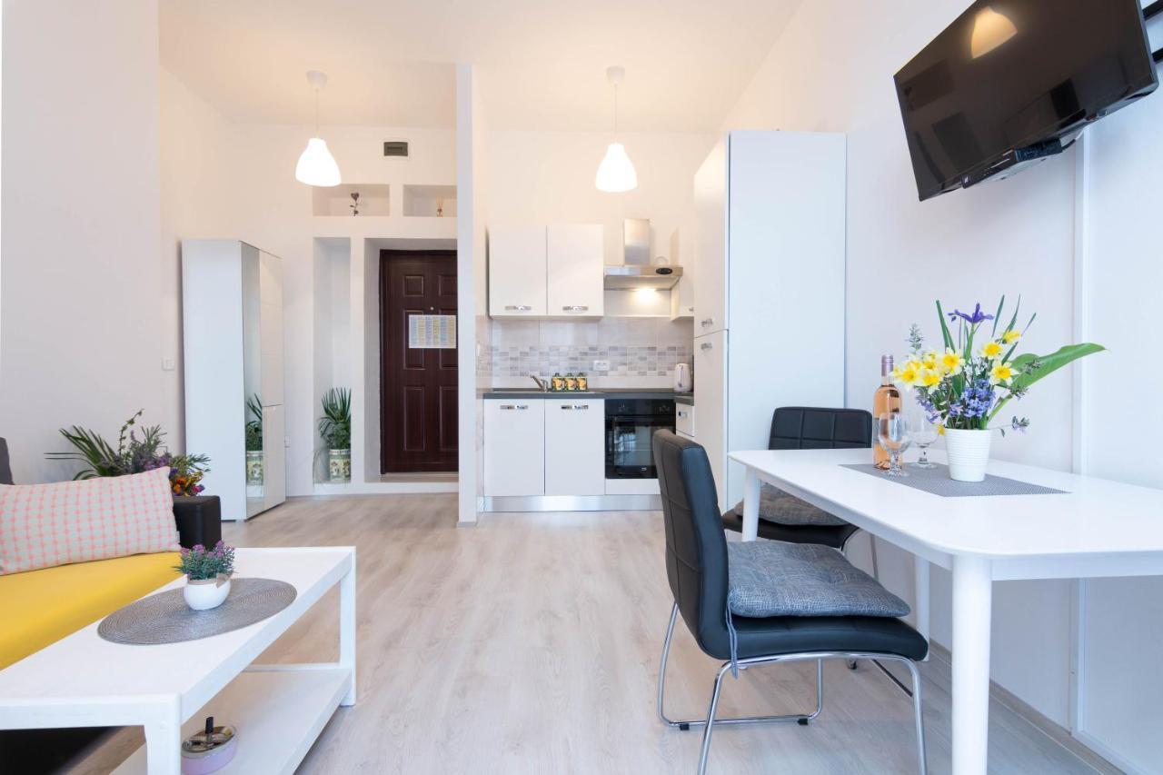 Apartment Ana Pula Luaran gambar
