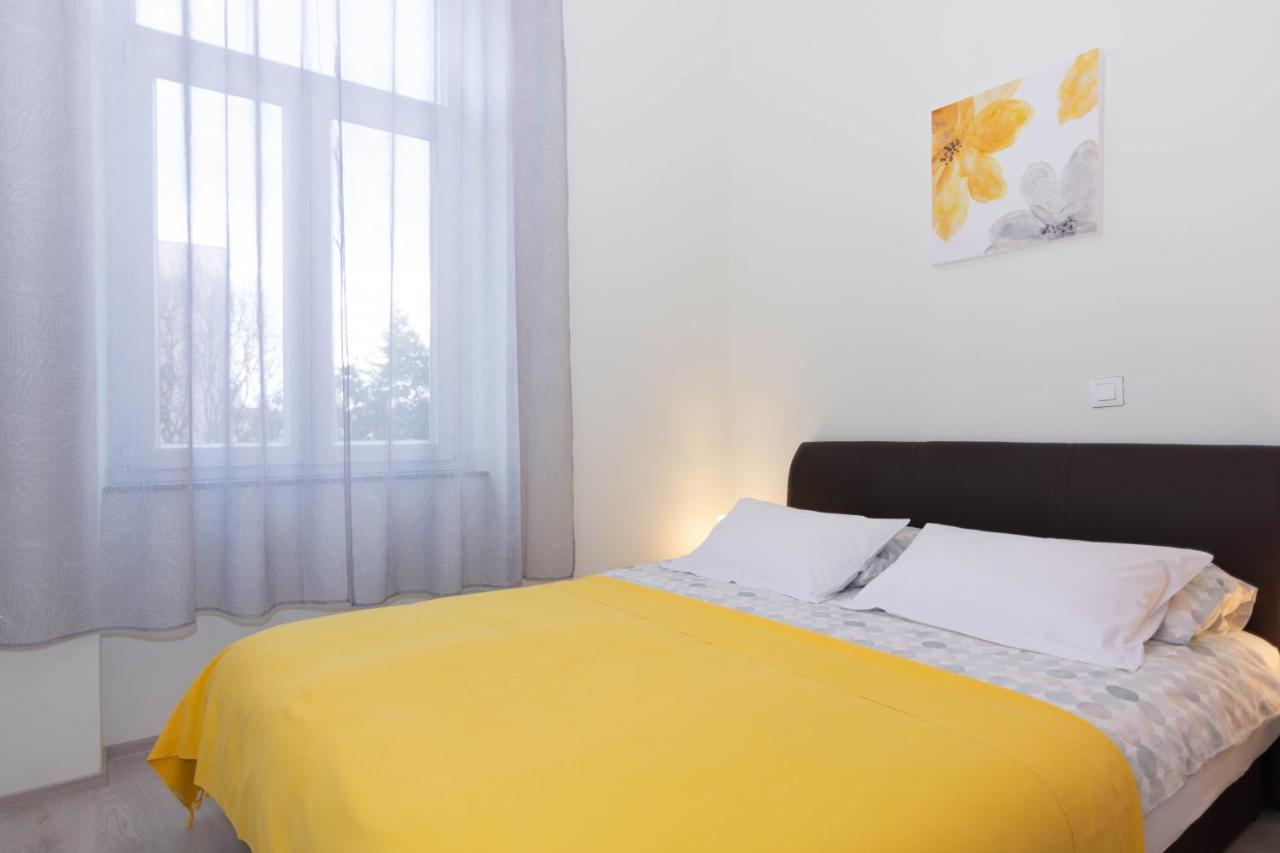 Apartment Ana Pula Luaran gambar