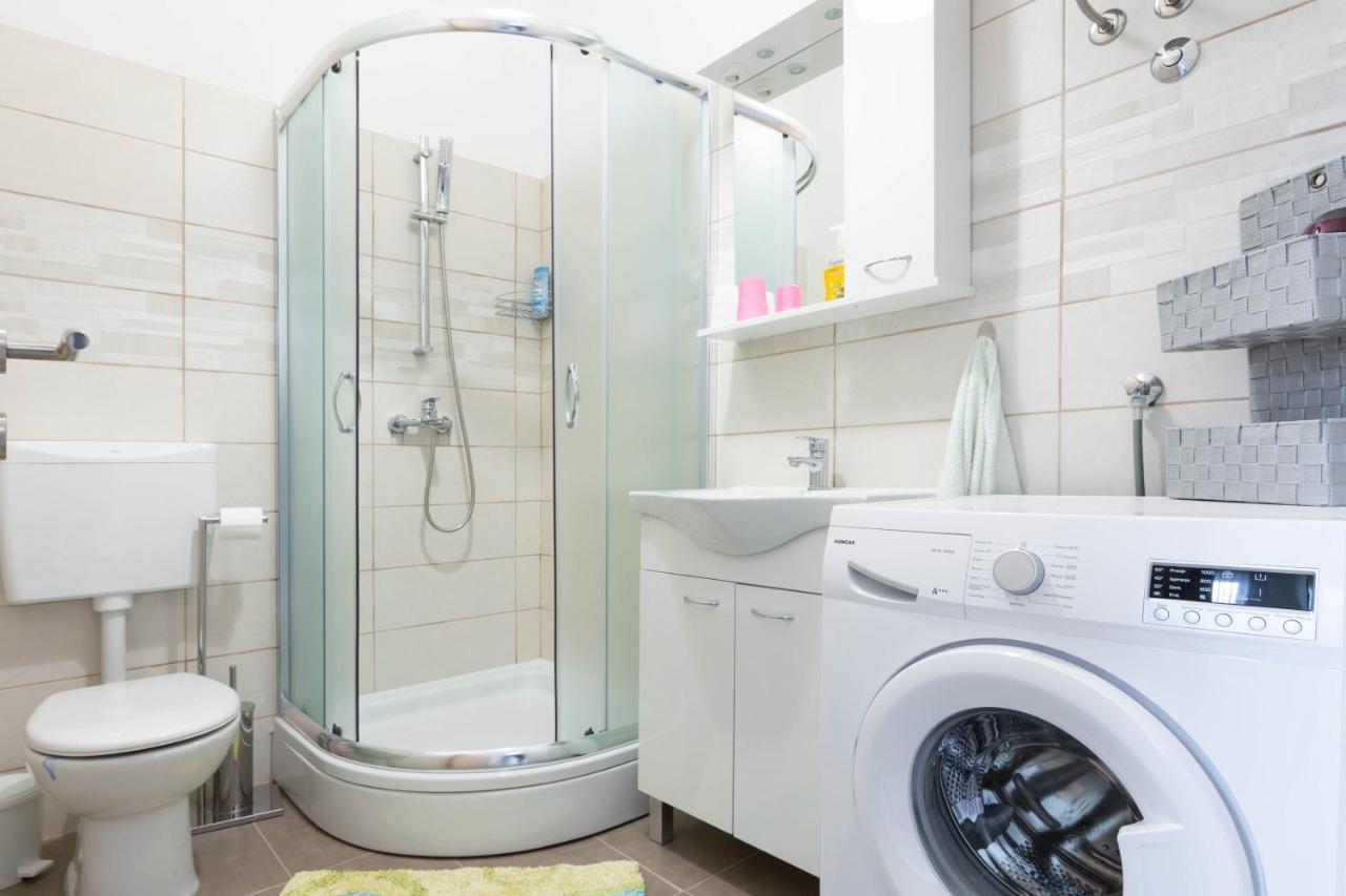 Apartment Ana Pula Luaran gambar